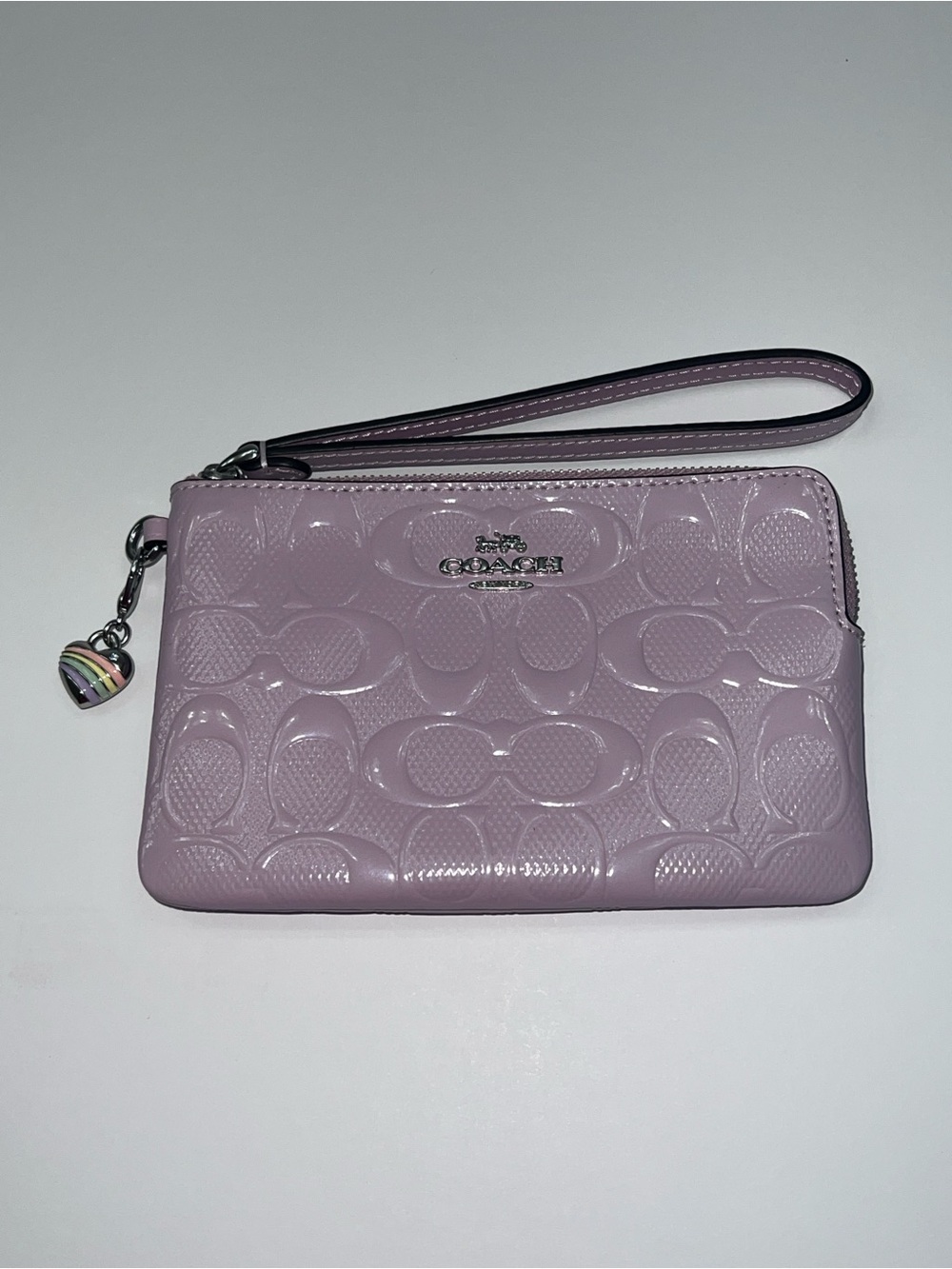 NWT Coach Corner Zip Wristlet In Signature Lavender Leather With Heart Charm
